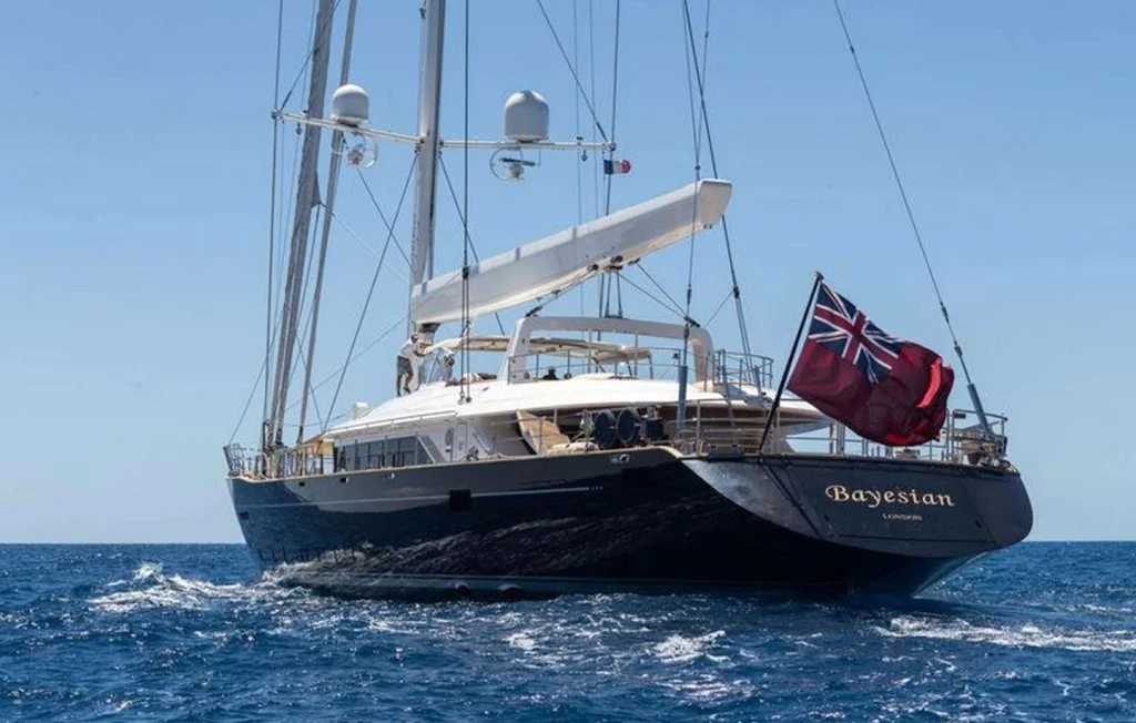 Naufrage en Sicile : Espoirs réduit pour les disparus du yacht de Lynch