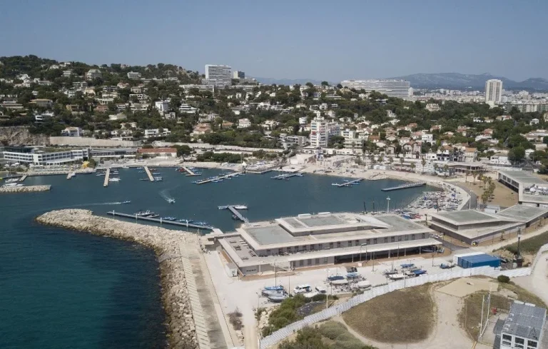 Scandale à Marseille : Agents de parking lors des JO demandent des paiements en liquide