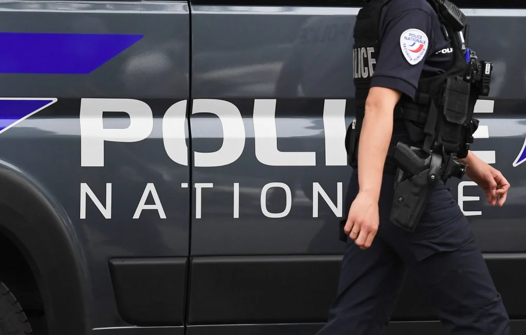 Squelette masqué découvert dans un immeuble désaffecté à Doubs