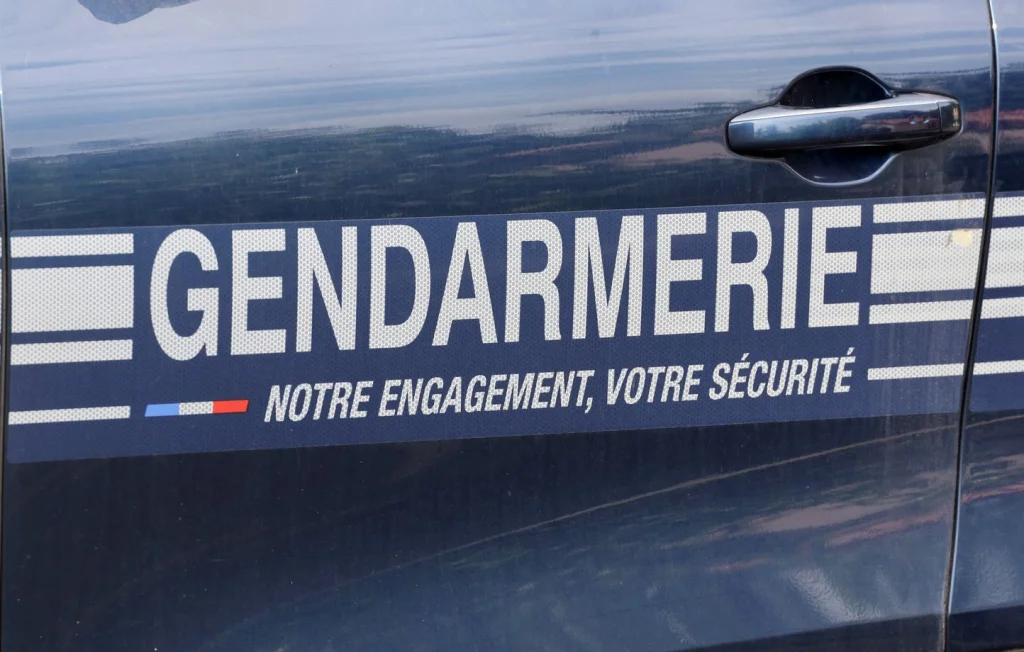 Tragédie en Isère : Un adolescent de 13 ans percuté par un train