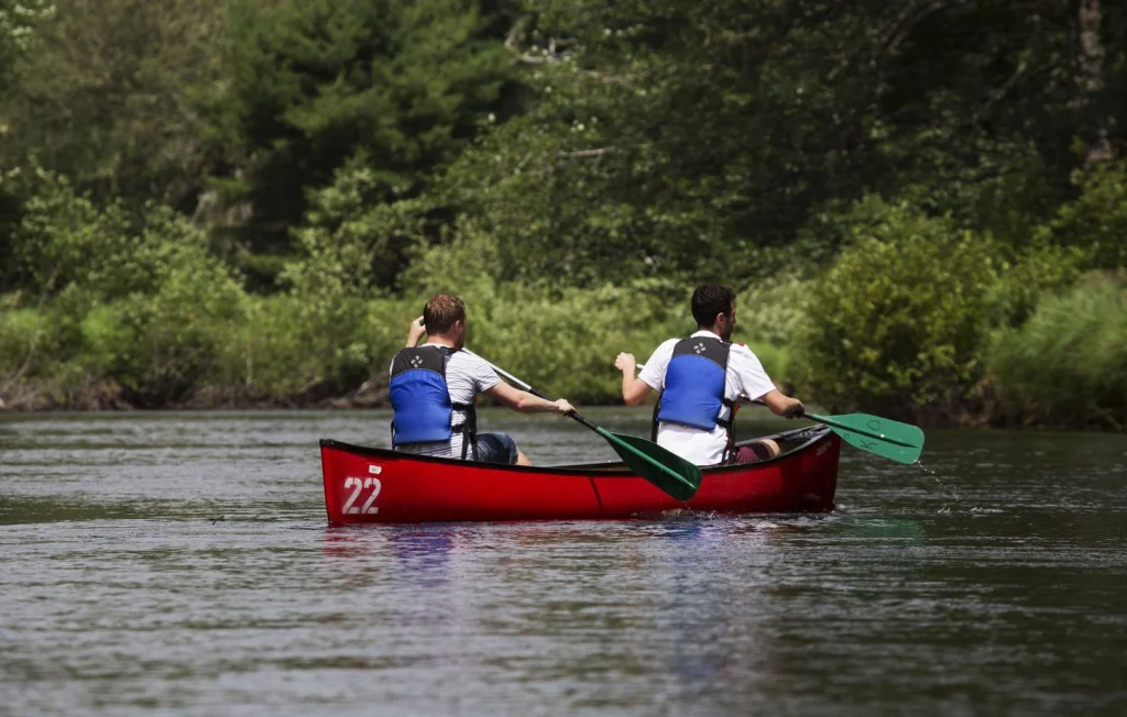 Tragique accident en canoë en Sarthe : père et fille noyés à Avezé