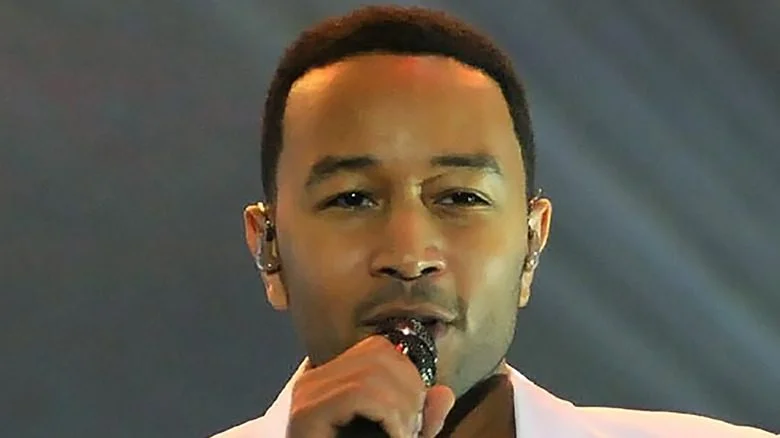 John Legend sur scène en performance