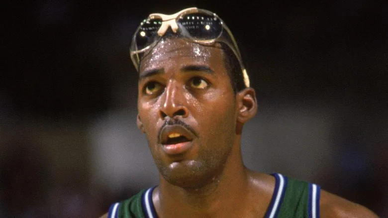 Roy Tarpley jouant pour les Dallas Mavericks