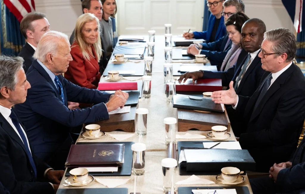 Biden et Starmer renforcent le soutien à l'Ukraine sans annonces clés