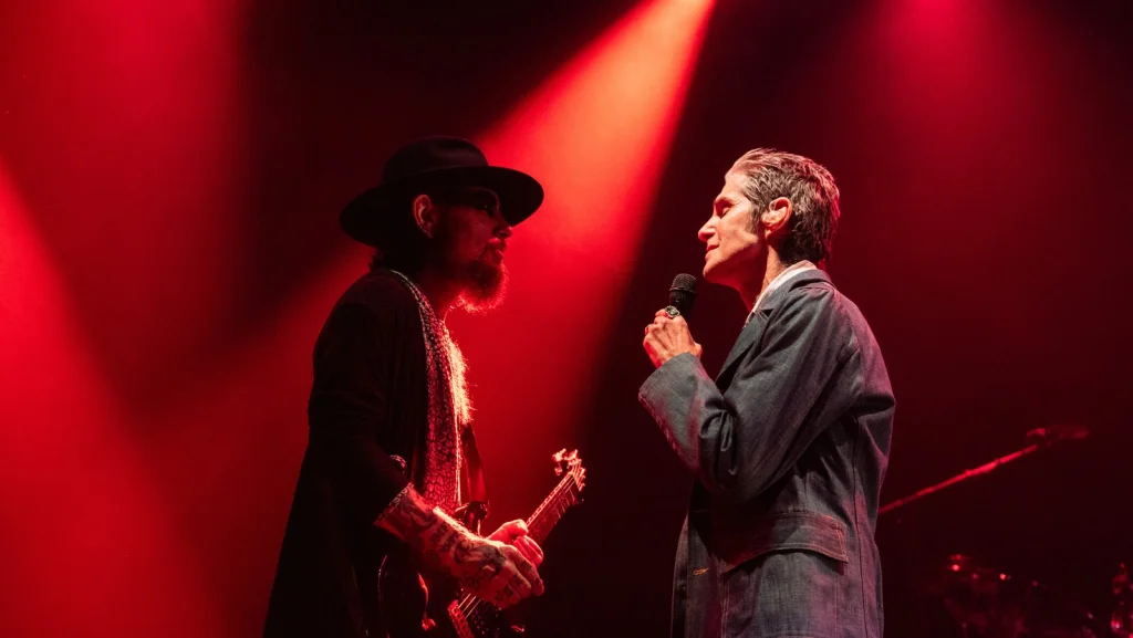 Dave Navarro et Perry Farrell : La Vérité sur leur Relation Tumultueuse