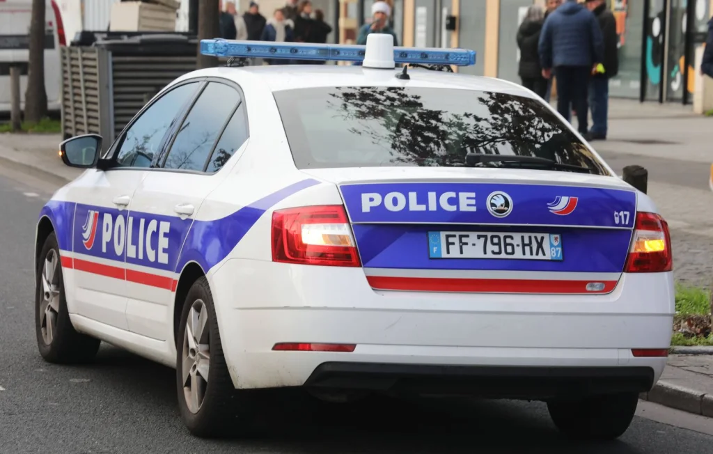 Décès suspect d'un bébé près de Douai : parents interpellés en enquête