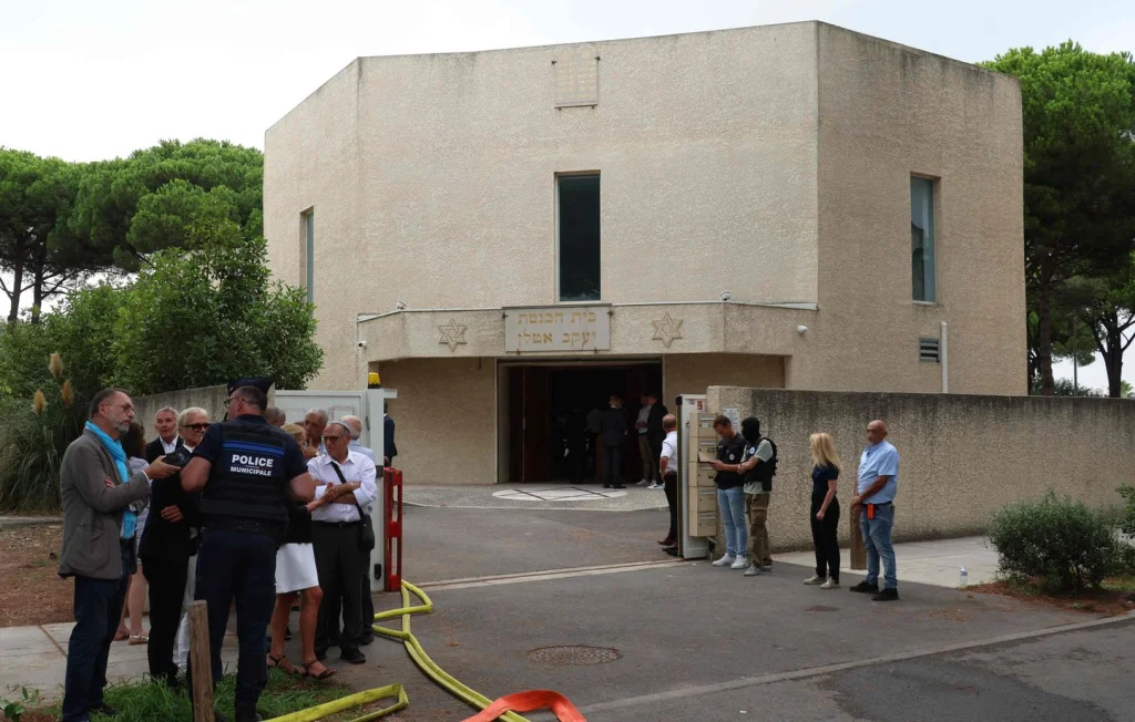 Incendie de synagogue : le suspect algérien mis en examen pour terrorisme