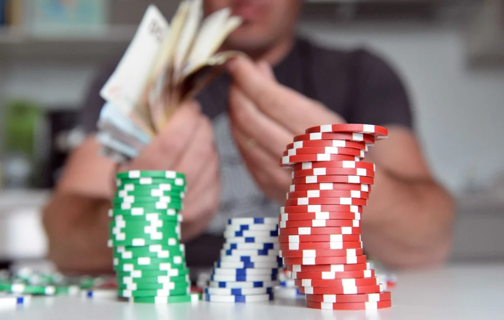 Meurtre à La Rochelle : organisateur de poker clandestin tué par balle