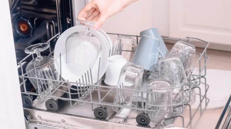Qui a inventé le lave-vaisselle?