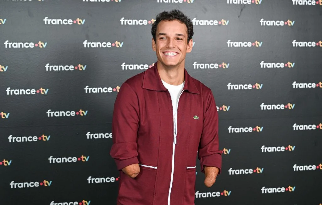 Théo Curin : De rêve inaccessible à animateur de Slam, un parcours inspirant