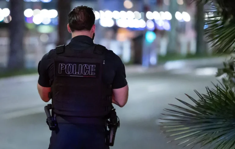 Un homme tué à l’arme blanche sur un parking de supermarché en Bulgarie