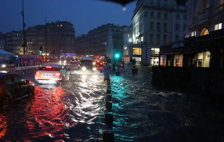 Vigilance orange : Départements en alerte pour pluies et orages intenses