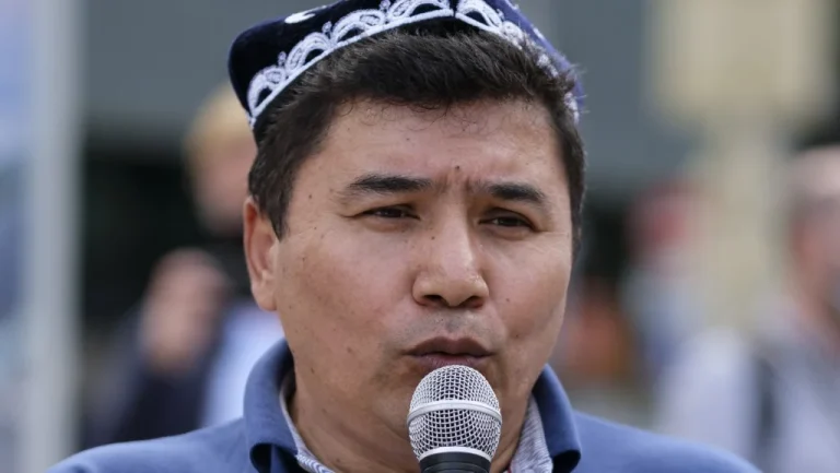Découvrez les défis des Uyghurs en Chine : Histoire et droits humains