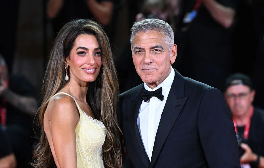 George Clooney célèbre 10 ans de mariage avec Amal en secret