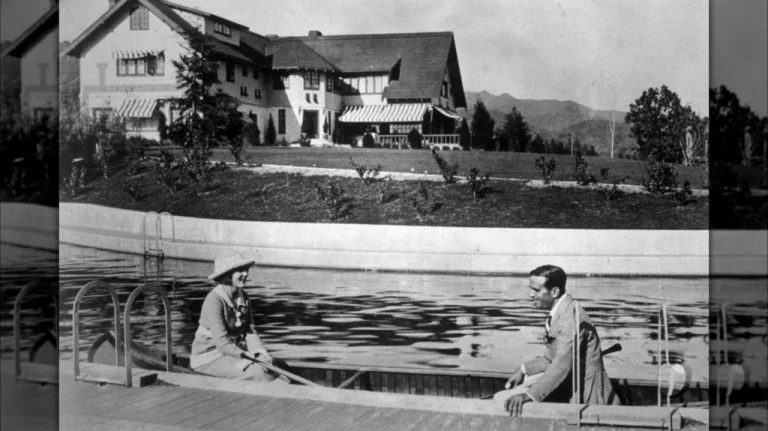 L&rsquo;Histoire Hantée du Domaine Pickfair à Hollywood