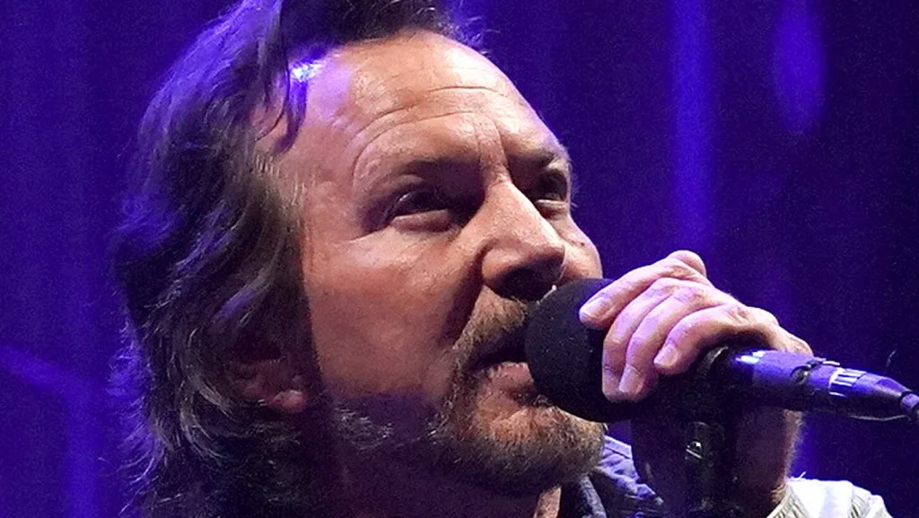 La Rivalité Musicale entre Nikki Sixx et Eddie Vedder Dévoilée