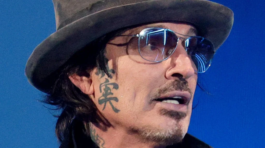La Signification du Premier Tatouage de Tommy Lee