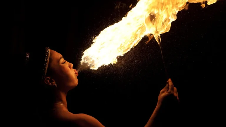 La mystérieuse Reine des Mangeurs de Feu : Jo Girardelli