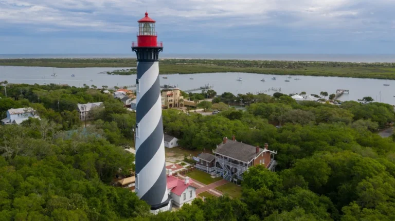 Le phare hanté de St. Augustine : histoire tragique et mystères