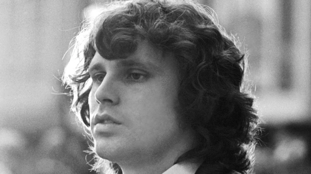 Les Arrestations de Jim Morrison : Retour sur un Rockeur Rebelle