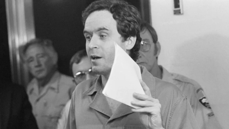 Les Serial Killers en Conflit : Rivalités Mortelles Révélées