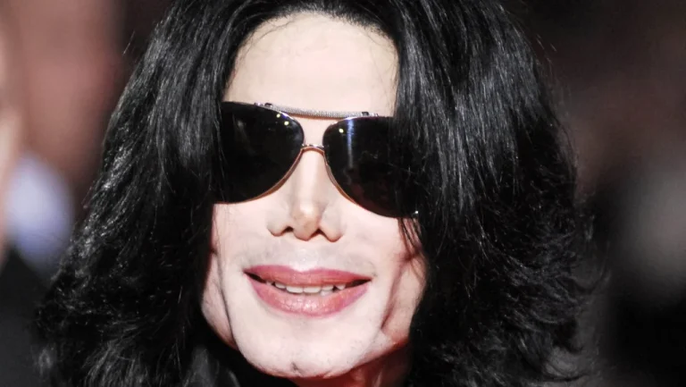 Les objets emblématiques avec lesquels Michael Jackson a été enterré