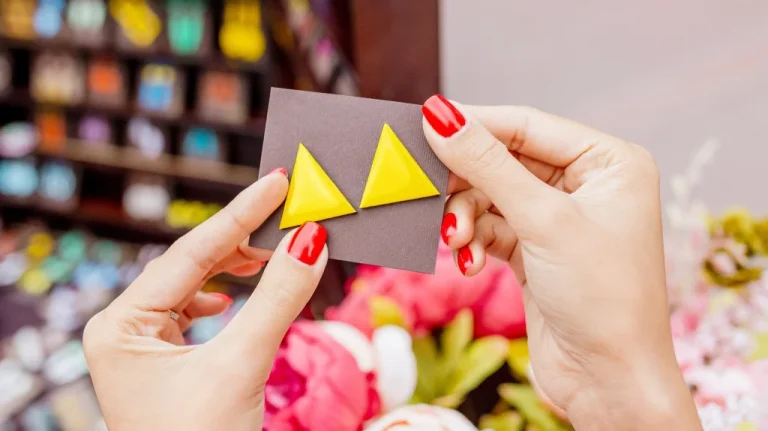 Pourquoi certaines bijoux rendent votre peau verte ?