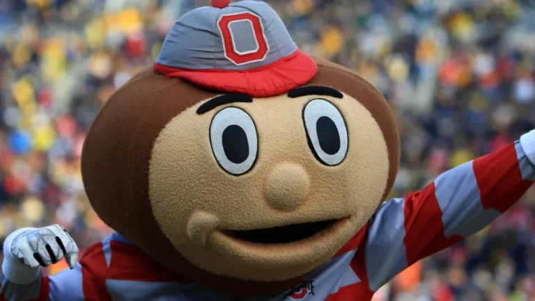 Tout savoir sur le mascotte Buckeye de l&rsquo;Ohio State