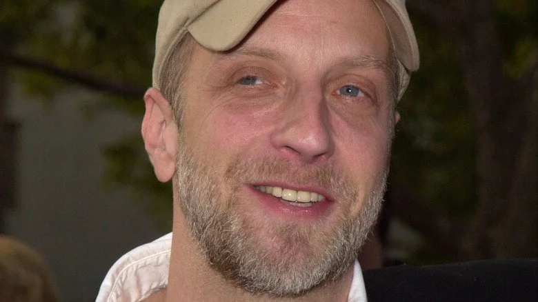 Chris Elliott avec un chapeau