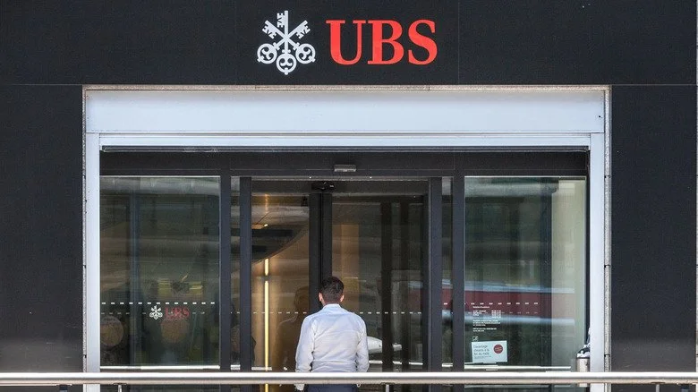 Entering a Swiss bank