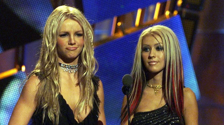 Britney Spears and Christina Aguilera at 2000 award show