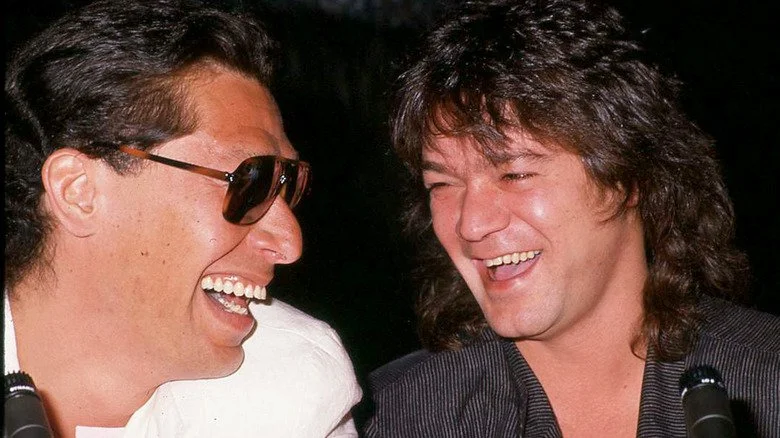 Alex Van Halen et Eddie Van Halen riant