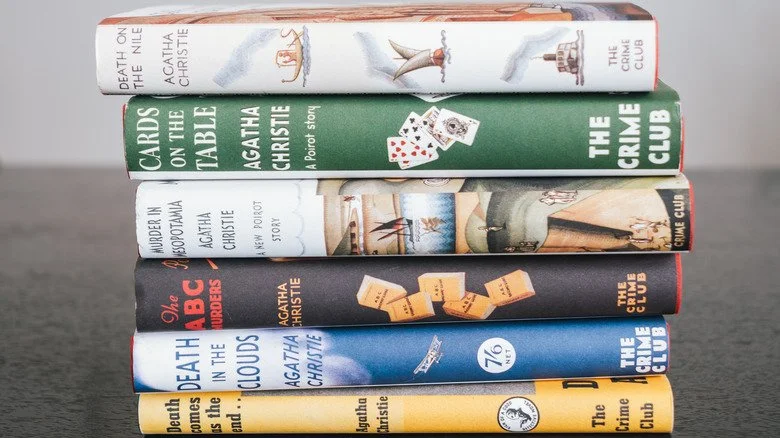 Une pile de romans de Christie