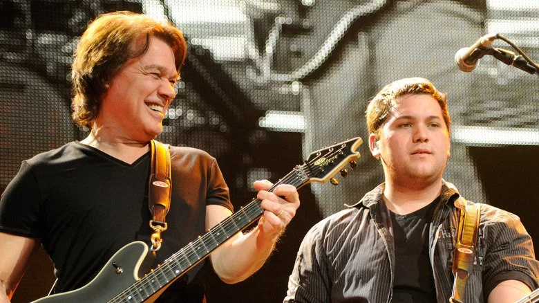 Eddie Van Halen et Wolfgang Van Halen sur scène