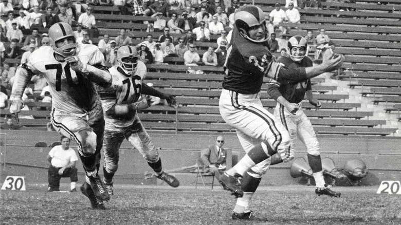 Joueurs des Rams sur le terrain