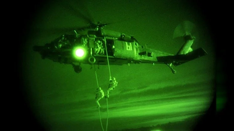 Opérateurs de Delta Force en hélicoptère