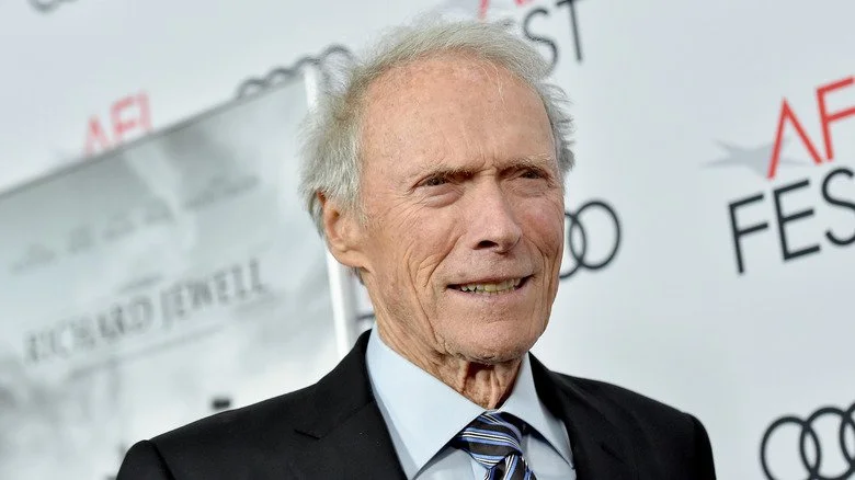 Clint Eastwood souriant