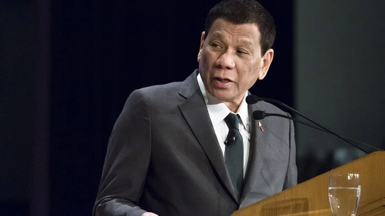 Rodrigo Duterte parlant