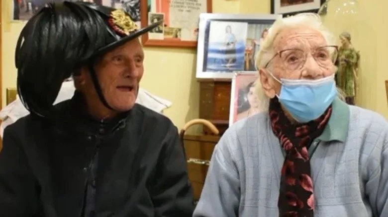 Marco Milo et Pasqua Palmieri donnant une interview