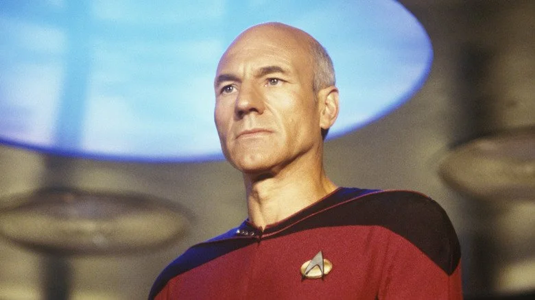Patrick Stewart en uniforme de Star Trek