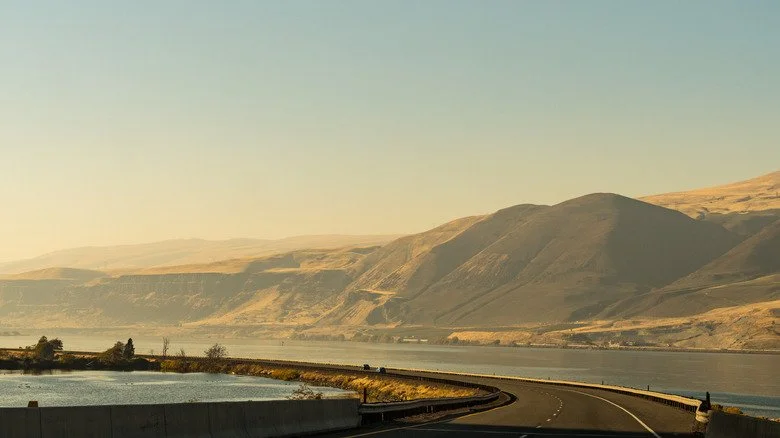 Oregon's Highway 30 with hills