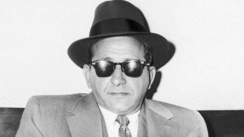 Sam Giancana lunettes chapeau costume