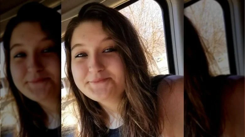 Sunny Sramek souriante