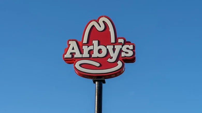 Un panneau Arby's