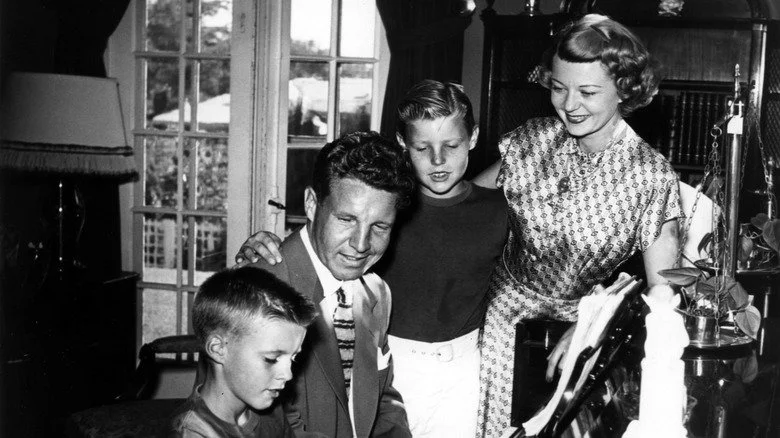 Les Nelsons dans leur maison