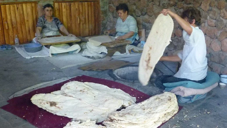 Fabrication du lavash à Noravank