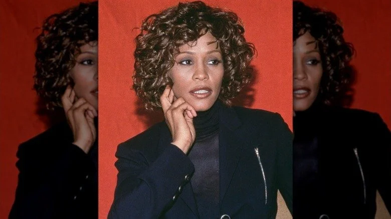 Whitney Houston pensant