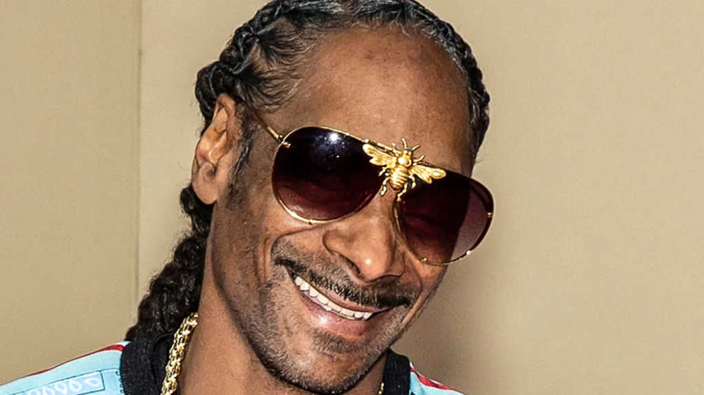 Combien Snoop Dogg paie son rouleuse de joints professionnel ?