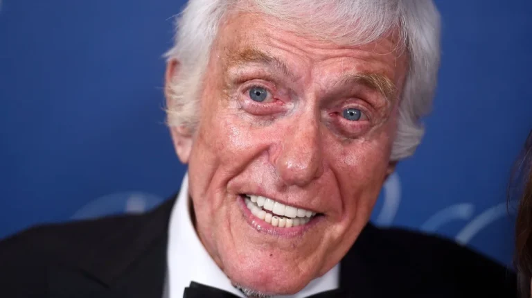 Comment la Seconde Guerre mondiale a façonné Dick Van Dyke