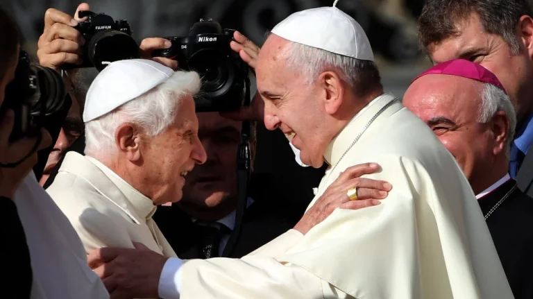 La Vérité sur la Relation entre le Pape François et Benoît XVI